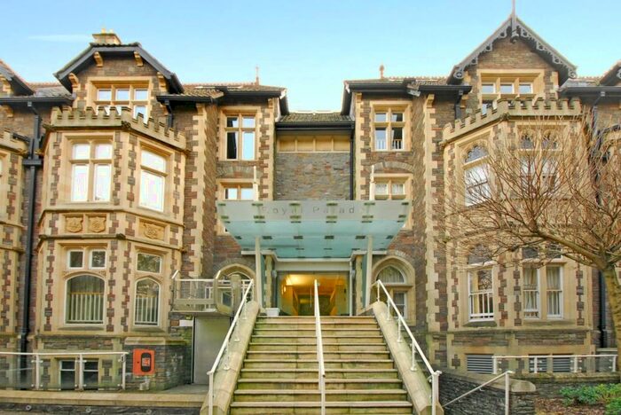 1 Bedroom Flat To Rent In - Elmdale Road Tyndalls Park, BS8