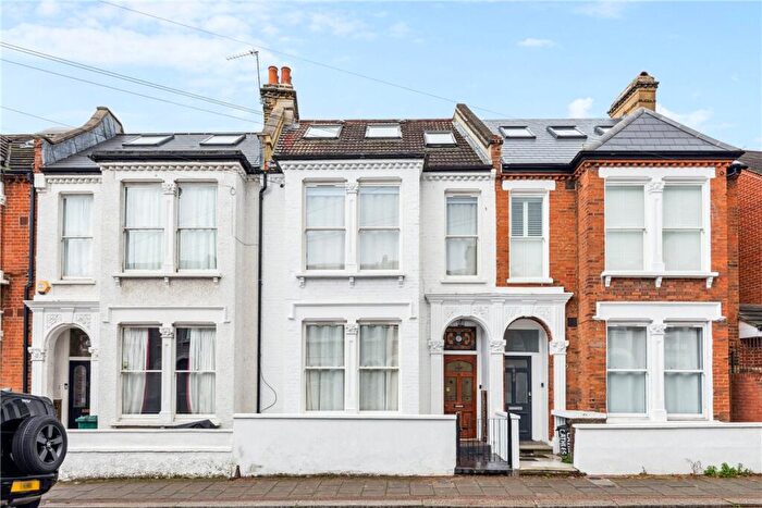 5 Bedroom Detached House To Rent In Cathles Road, London, SW12