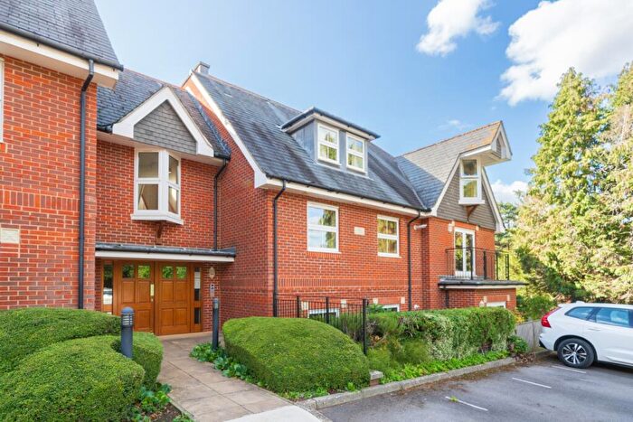 2 Bedroom Flat For Sale In Southwinds Court, Sarisbury Green, SO31