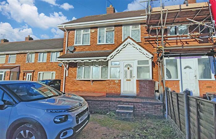 3 Bedroom Semi Detached House For Sale In Outmore Road, Birmingham, B33