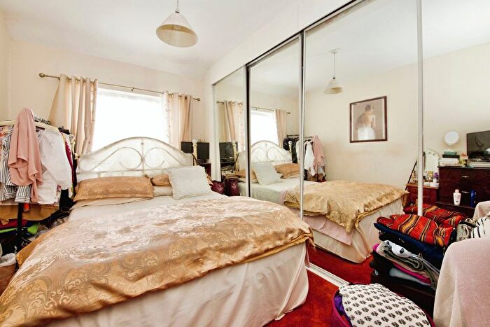 3 Bedroom Terraced House For Sale In Monoux Grove, London, E17