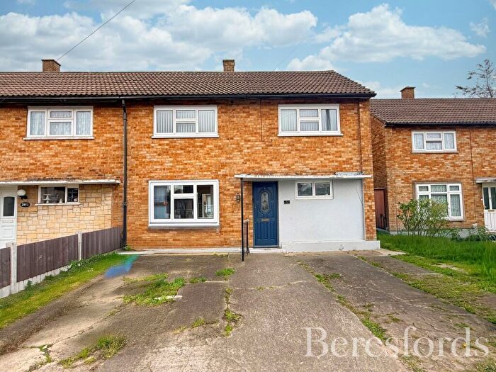 3 Bedroom End Of Terrace House For Sale In Penrith Crescent, Rainham, RM13