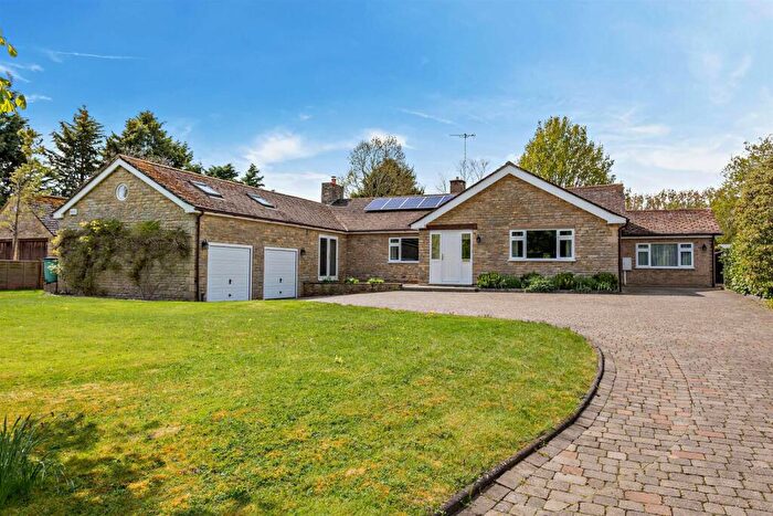 5 Bedroom Detached Bungalow For Sale In Main Street, Barnwell, PE8