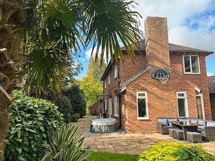 4 Bedroom Property For Sale In Old Place, Aldwick, PO21