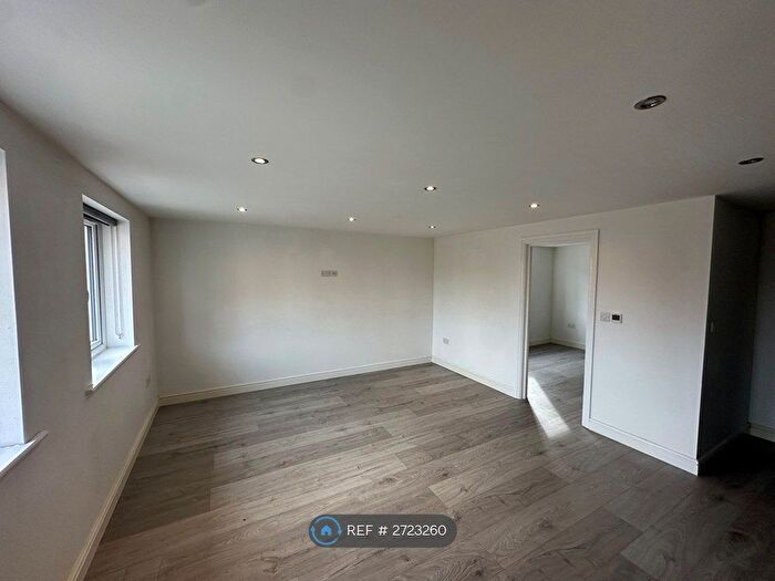 1 Bedroom Flat To Rent In Princes Way, Bletchley, Milton Keynes, MK2