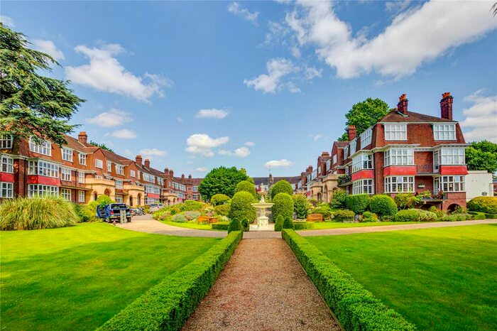 2 Bedroom Flat To Rent In Queensberry House, Friars Lane, Richmond, Surrey, TW9