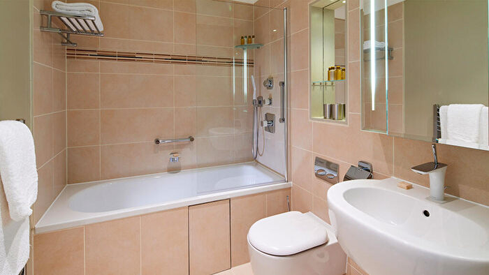 2 Bedroom Apartment To Rent In Bow Lane, Bank, London, EC4M