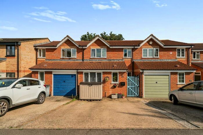 3 Bedroom Terraced House For Sale In Moorymead Close, Watton At Stone, Hertford, SG14
