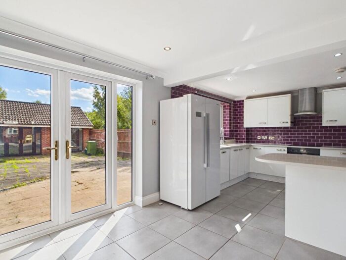 3 Bedroom Detached House For Sale In Blossom Lane, Theale, RG7