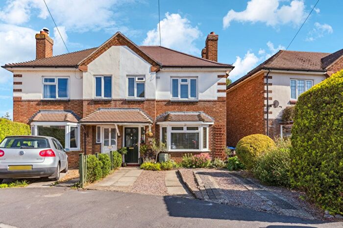 3 Bedroom Semi-Detached House For Sale In Wilton Road, Hitchin, SG5