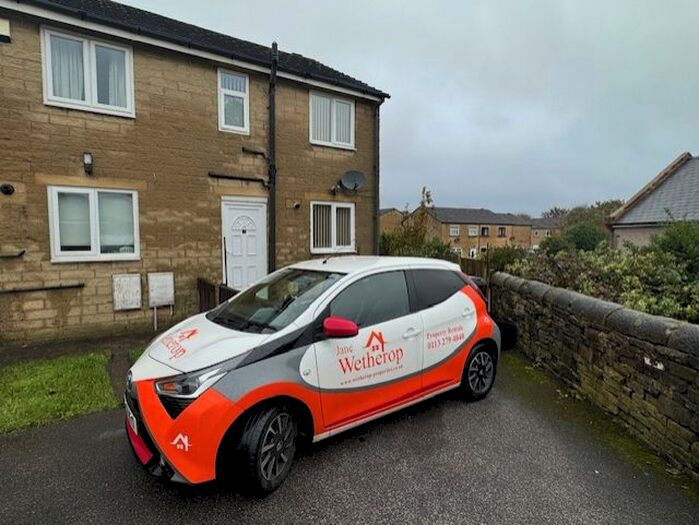 2 Bedroom End Of Terrace House To Rent In Ovenden Avenue, Halifax, HX3