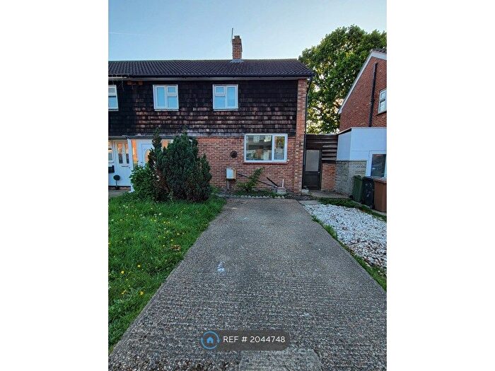 3 Bedroom Semi-Detached House To Rent In Little Hide, Guildford, GU1