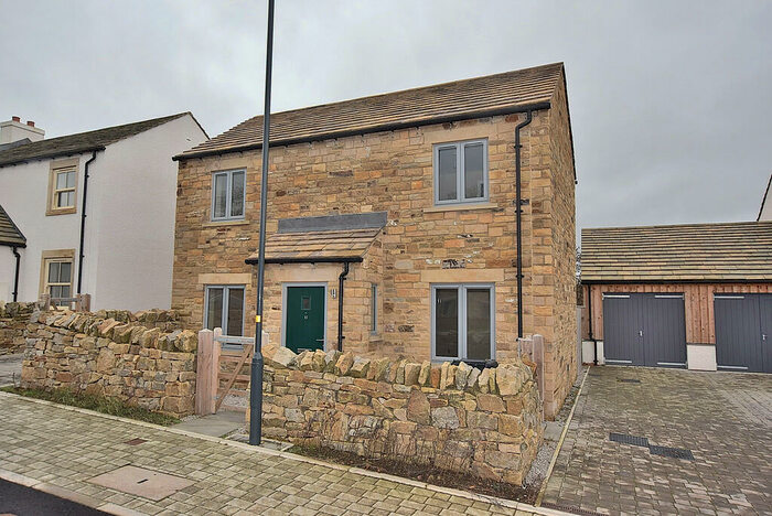 3 Bedroom Detached House To Rent In Heather Court, West Witton, DL8