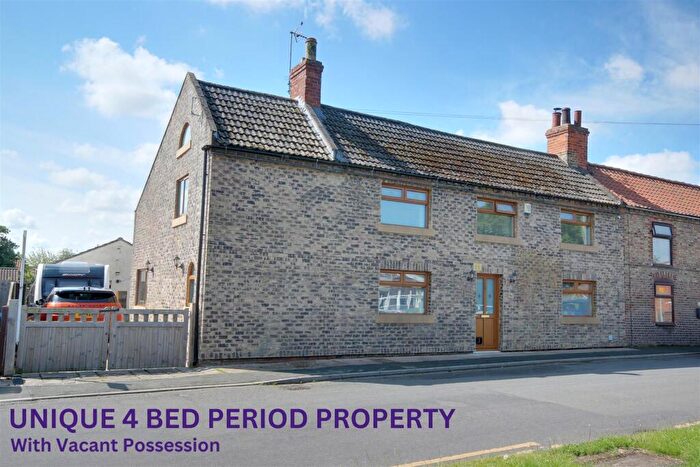 4 Bedroom Semi-Detached House For Sale In Queen Street, Eastrington, DN14