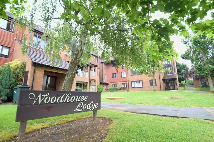 2 Bedroom Flat To Rent In Woodhouse Eaves, Northwood, HA6