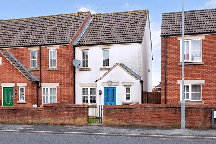 3 Bedroom End Of Terrace House For Sale In The Brambles, Trowbridge, BA14