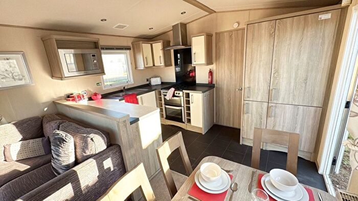 3 Bedroom Park Home For Sale In Leysdown Road, Leysdown-On-Sea, Sheerness, ME12