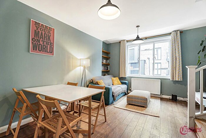 3 Bedroom Maisonette For Sale In Leagrave Street, London, E5