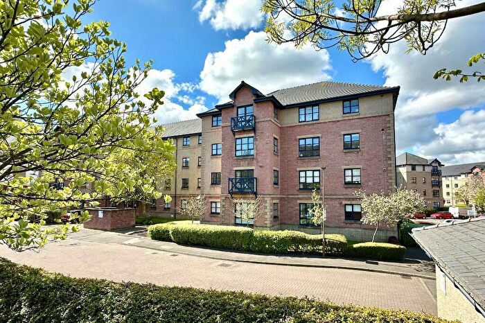 3 Bedroom Flat To Rent In , Russell Gardens, Edinburgh, EH12