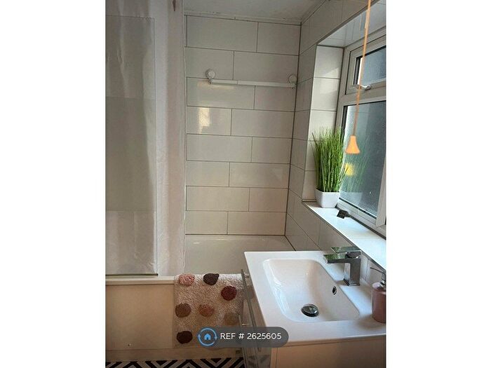1 Bedroom Flat To Rent In Russell Square, Brighton, BN1