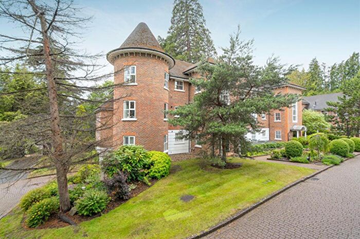 3 Bedroom Apartment For Sale In Agincourt, Ascot, SL5