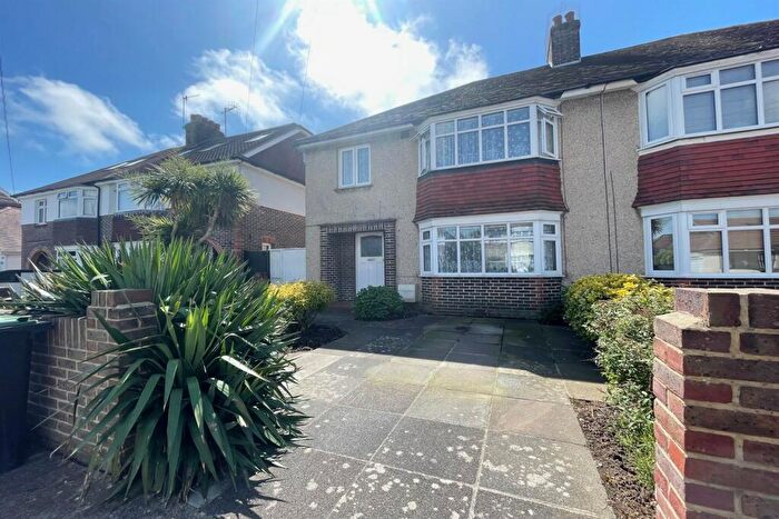 3 Bedroom House To Rent In Livesay Crescent, Worthing, BN14