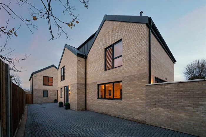 4 Bedroom Detached House For Sale In Mount Ephraim Road, SW16