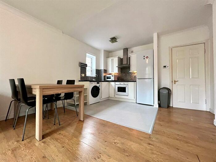 3 Bedroom Apartment To Rent In Sloane Court, Jesmond, NE2
