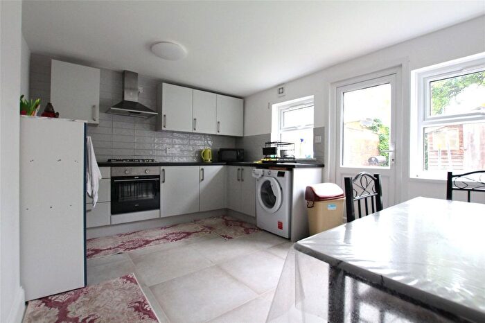 3 Bedroom Detached House To Rent In Stevenage House, East Ham, London, E6