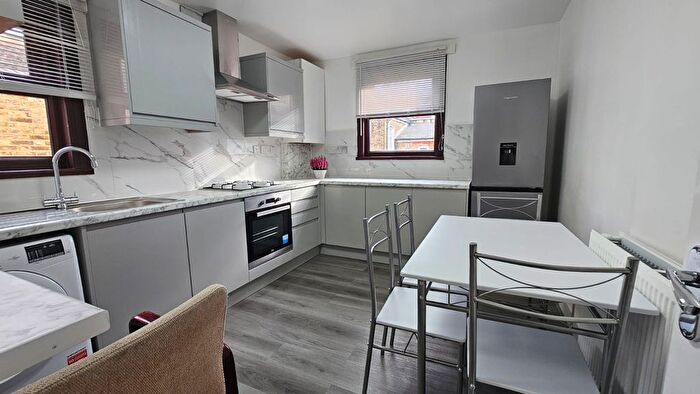3 Bedroom Flat To Rent In St. Stephen's Road, London, E6