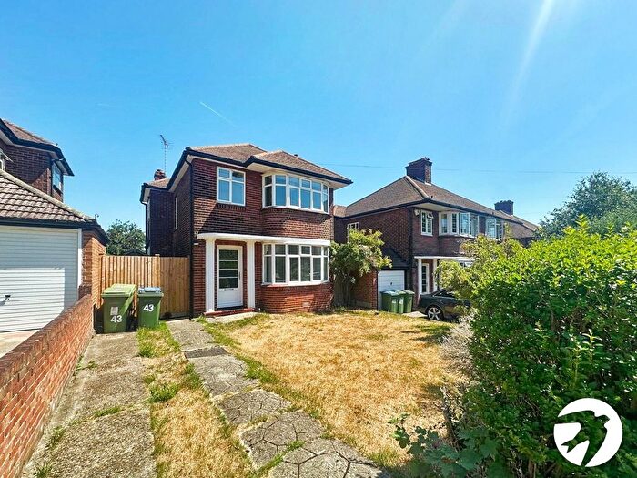3 Bedroom Detached House To Rent In Mereworth Drive, London, SE18