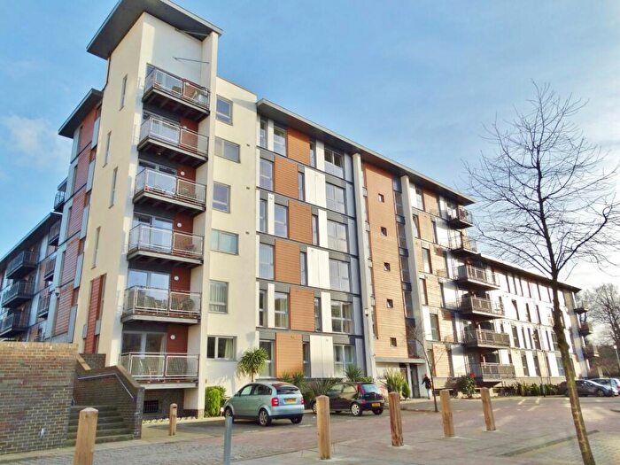 2 Bedroom Apartment To Rent In Commonwealth Drive, Three Bridges, Crawley, West Sussex, RH10