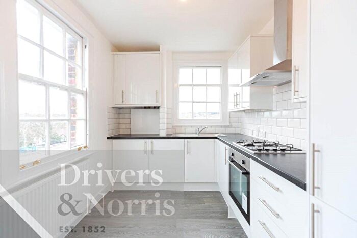 2 Bedroom Apartment To Rent In Parkhurst Court, Wartlers Road, London, N7