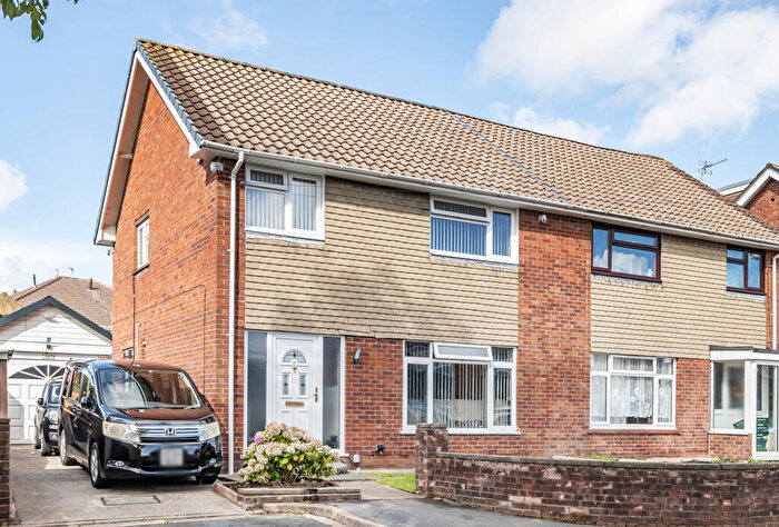 3 Bedroom Semi Detached House For Sale In Brockhurst Gardens, Bristol, BS15