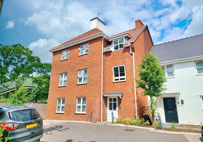 2 Bedroom Flat For Sale In Brokenford Lane, Totton, Southampton, Hampshire, SO40