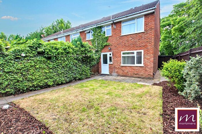 1 Bedroom Flat To Rent In Rowland Way, Aylesbury, HP19