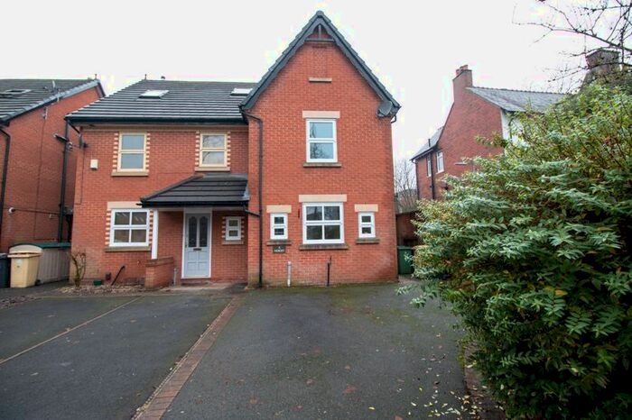 5 Bedroom Semi-Detached House To Rent In Somerset Road, Heaton, Bolton, BL1