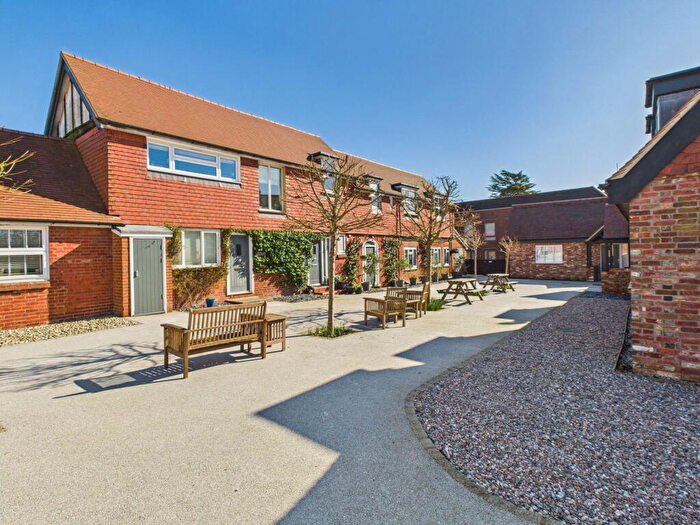 3 Bedroom Maisonette For Sale In Courtyard Apartments, Graylands, Horsham, West Sussex, RH12