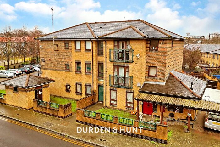 1 Bedroom Apartment For Sale In Ireton Street, Bow, E3
