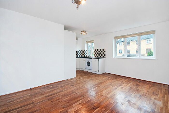 2 Bedroom Apartment To Rent In Westferry Road, E14