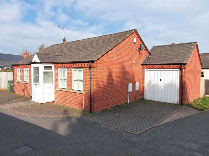 2 Bedroom Detached Bungalow For Sale In Mitton Close, Stourport-On-Severn, DY13