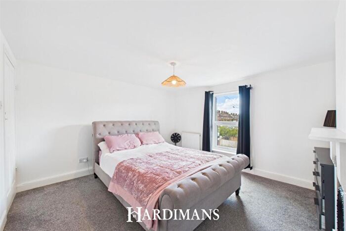 3 Bedroom End Of Terrace House For Sale In Edinburgh Road, Lowestoft, NR32