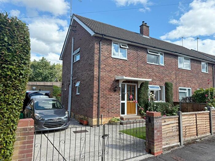 3 Bedroom Semi-Detached House For Sale In Priory Road, Newbury, RG14