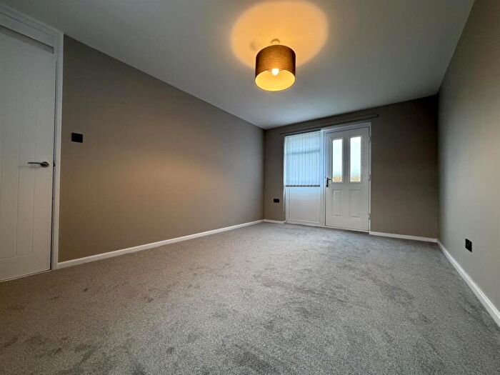 3 Bedroom Terraced House To Rent In Falkirk Close, Bransholme, Hull, HU7