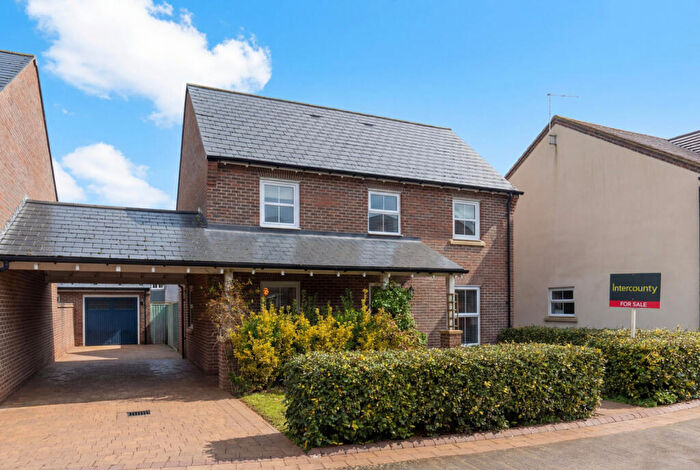 3 Bedroom Detached House For Sale In Tucker Close, Stansted, Essex, CM24