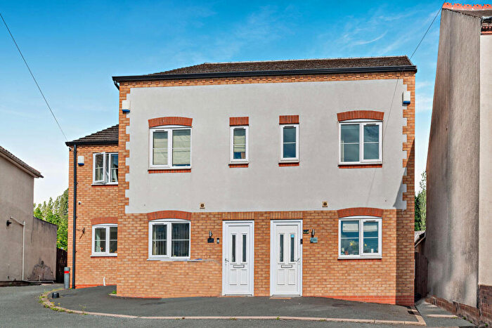 3 Bedroom End Of Terrace House For Sale In Commonside, Brierley Hill, DY5