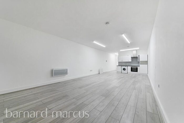 Apartment To Rent In Chipstead Valley Road, Coulsdon, CR5