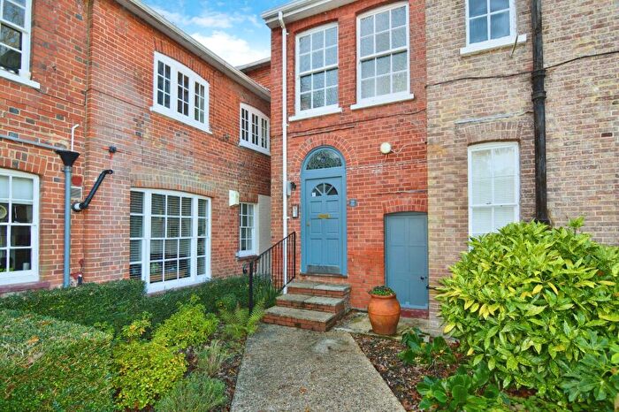 1 Bedroom Flat For Sale In Frog Hall Drive, Wokingham, RG40