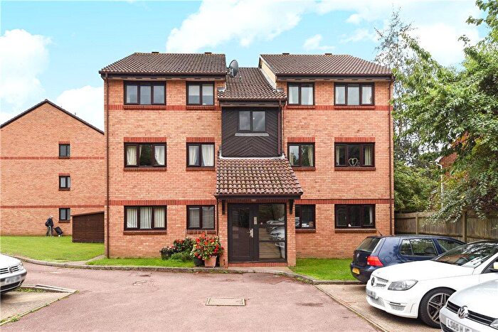 2 Bedroom Apartment For Sale In Escott Place, Ottershaw, Chertsey, KT16