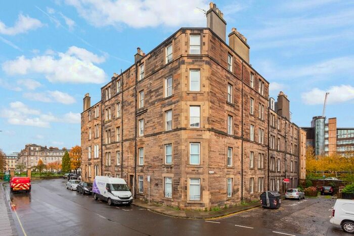 2 Bedroom Flat To Rent In Gardner's Crescent, Edinburgh, EH3